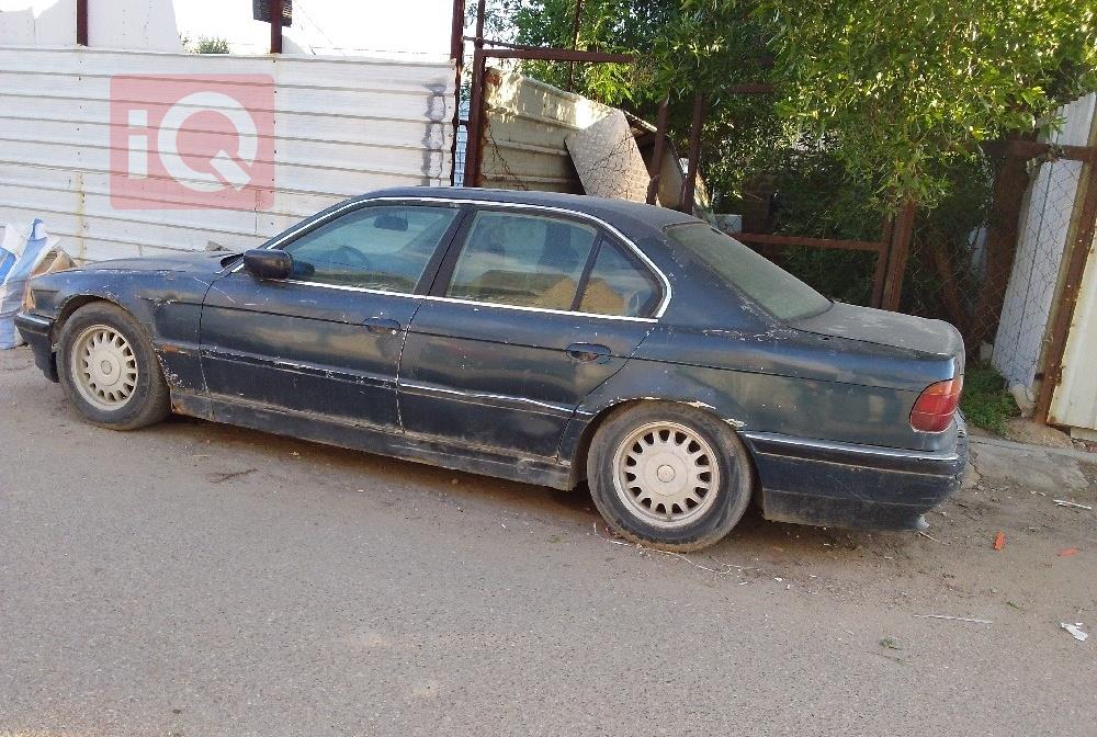 بي ام دبليو الفئة 7